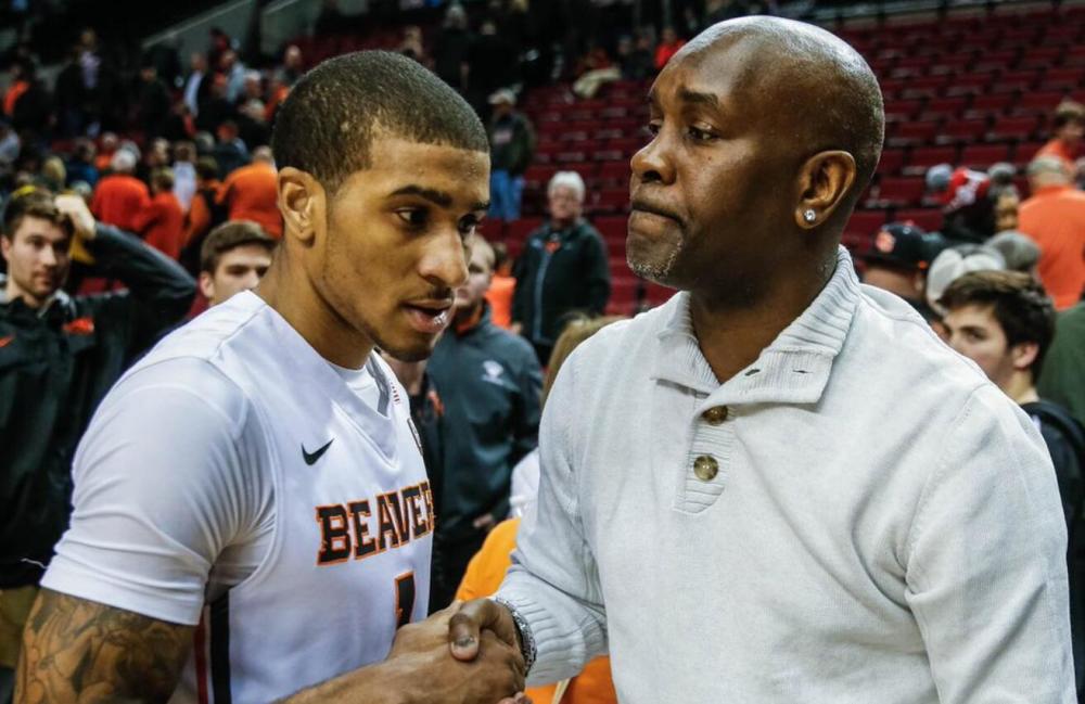 笘薫则在亚 笘薫则在亚